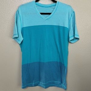Lululemon men’s v-neck short sleeve t-shirt